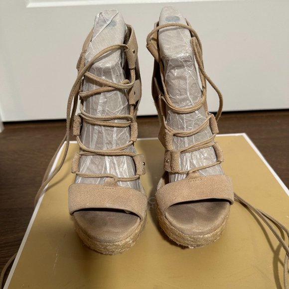 Michael Kors Beige Lace-up Wedges Size 5 - Picture 2 of 9